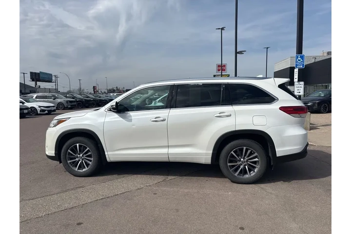 $23999 : 2017 Highlander XLE image 8
