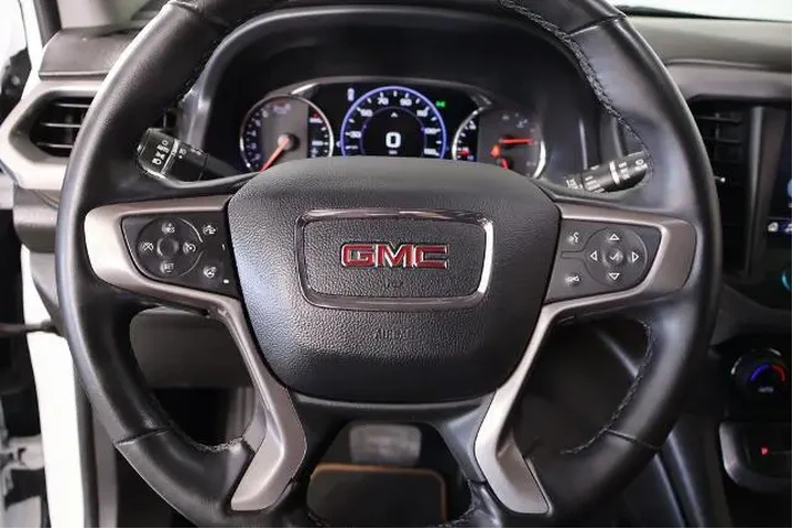 $27408 : GMC Acadia 2023 4x4 AT4 4dr image 3