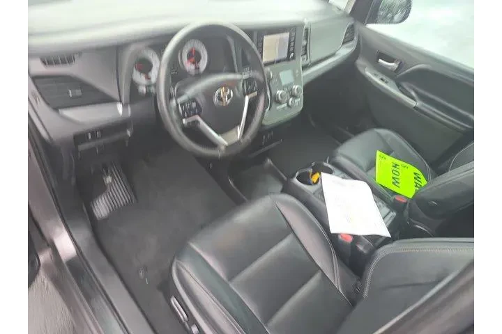 $29995 : Toyota Sienna 2020 SE 8-Pass image 7