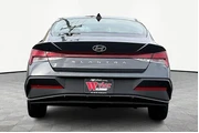 $20798 : Hyundai ELANTRA 2025 SE 4dr thumbnail