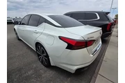 $21988 : Nissan Altima 2022 2.5 SR 4d thumbnail