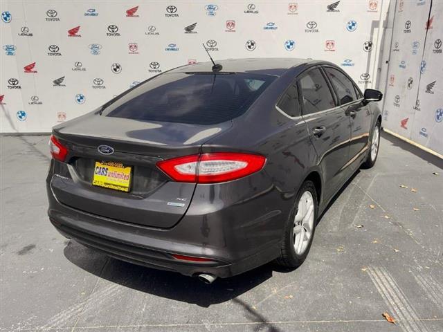 $12995 : Used 2016 Fusion 4dr Sdn SE F image 3