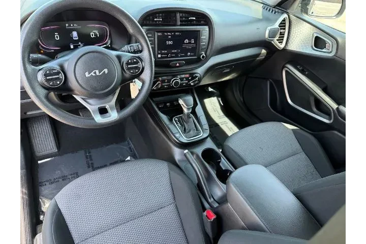 $16989 : Kia Soul 2024 S 4dr Crossove image 7