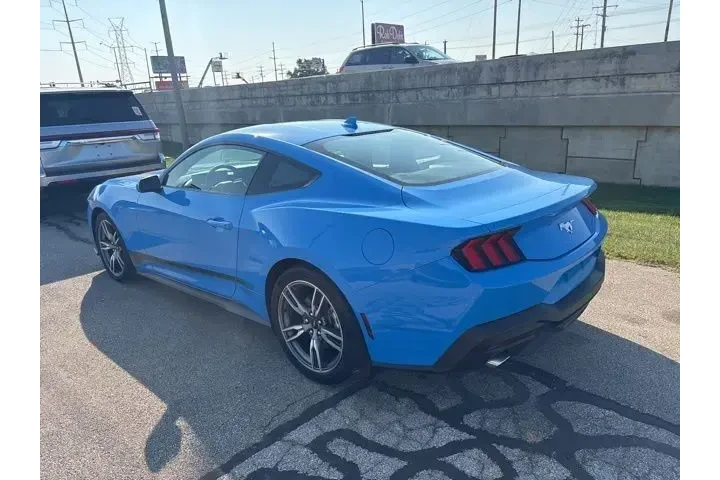 $28990 : Ford Mustang 2024 EcoBoost 2 image 5