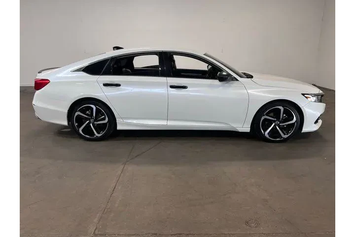 $25701 : Honda Accord 2022 Sport 4dr image 2
