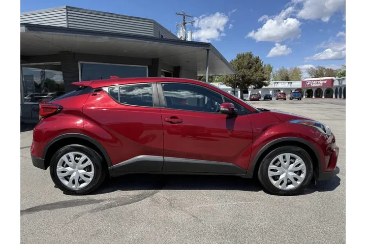 $13950 : 2019 C-HR LE image 9