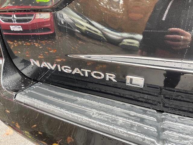 $15488 : 2015 Navigator L image 9