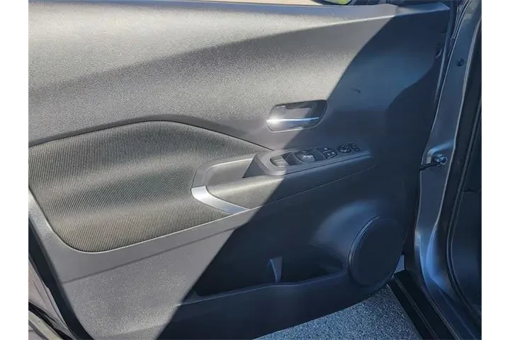 $14991 : Nissan Kicks 2021 SV 4dr Cro image 9