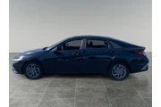 $21138 : Hyundai ELANTRA 2024 SEL 4dr thumbnail