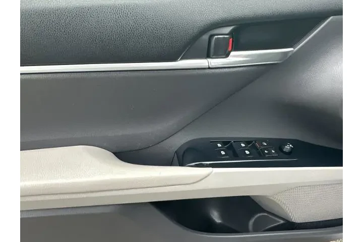 $18990 : Toyota Camry 2018 LE 4dr Sed image 10