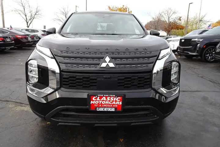 $26995 : 2023 OUTLANDER image 6