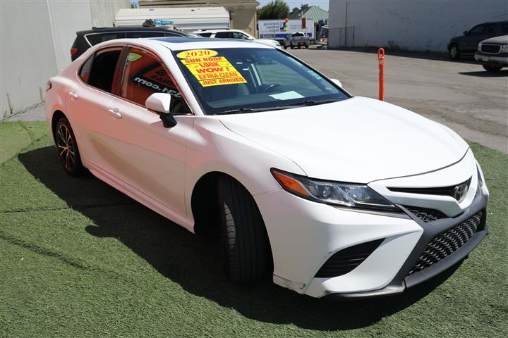 $23999 : 2020 TOYOTA CAMRY SE image 3