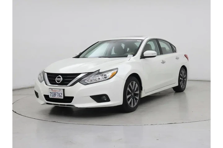 $13998 : Nissan Altima 2016 2.5 SV 4d image 4