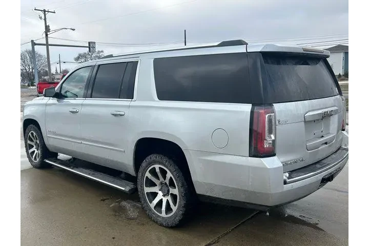 $13600 : GMC Yukon XL 2015 4x4 Denali image 2