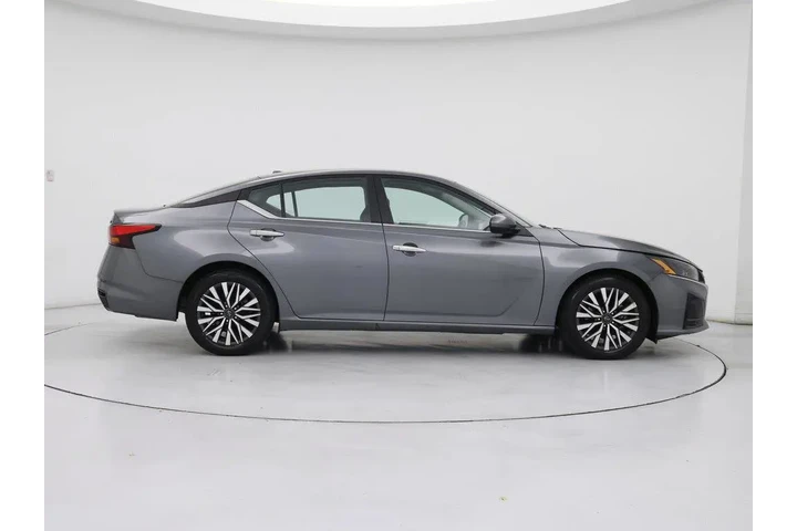$19998 : Nissan Altima 2023 2.5 SV 4d image 7