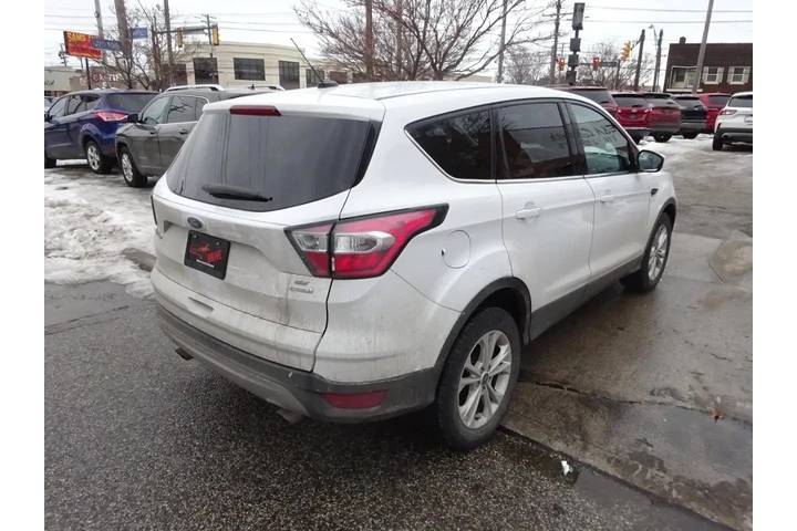 $8900 : 2017 Escape SE FWD image 5