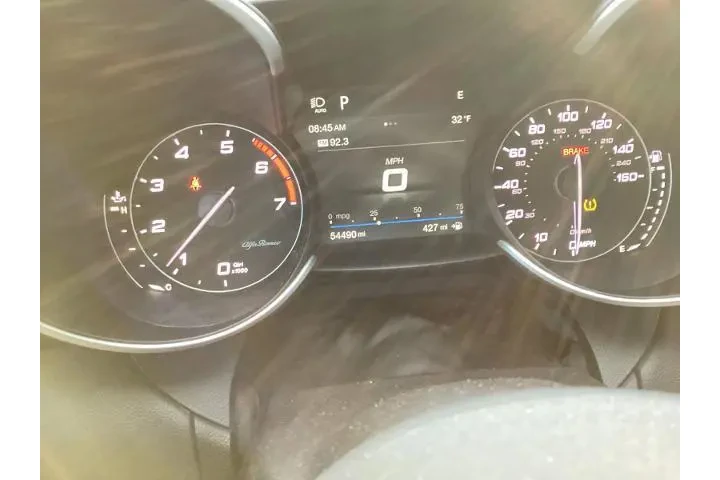 $18345 : Alfa Romeo Giulia 2018 AWD T image 7