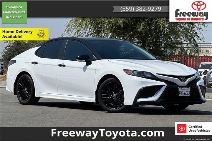 $28700 : Camry SE Nightshade image 1