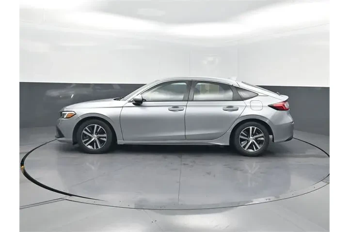 $22234 : Honda Civic 2024 LX 4dr Hatc image 2