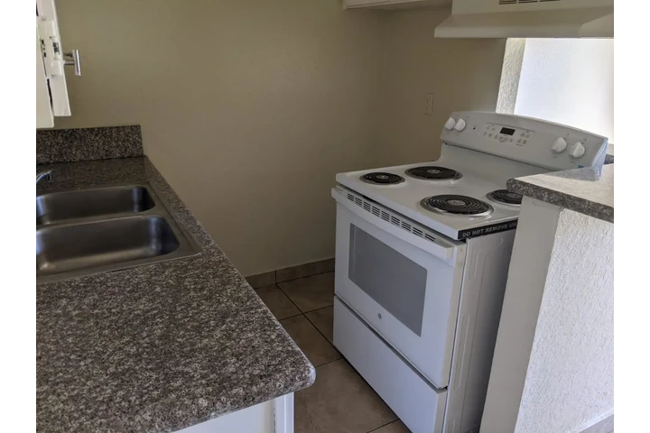 $1580 : SAN BERNARDINO APTS. 1-2 RECS. image 3