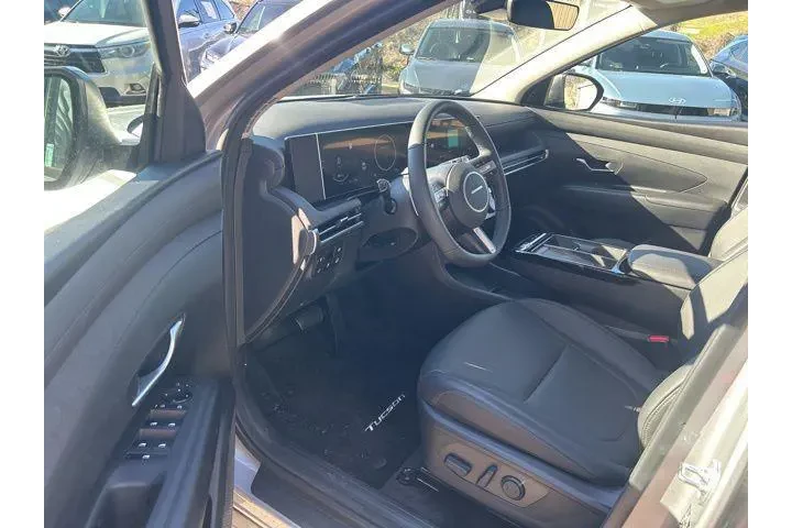 $33588 : Hyundai TUCSON Hybrid 2025 A image 9