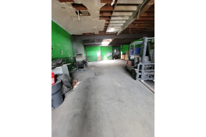$500000 : Vendo edificio industrial L.A. image 3