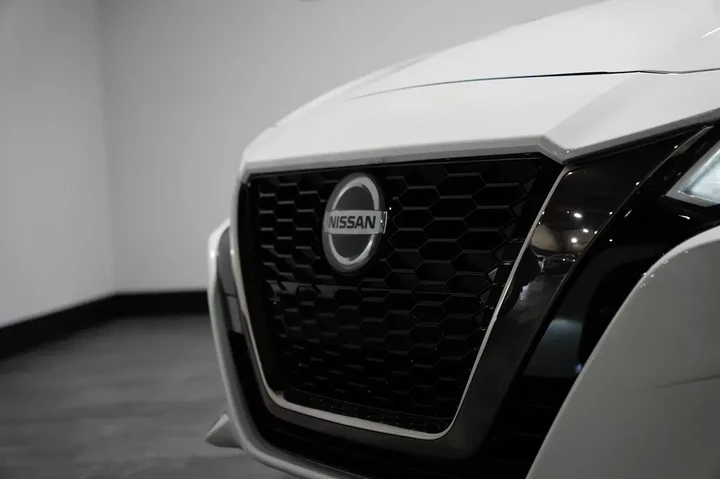 $15308 : 2019 Altima image 3