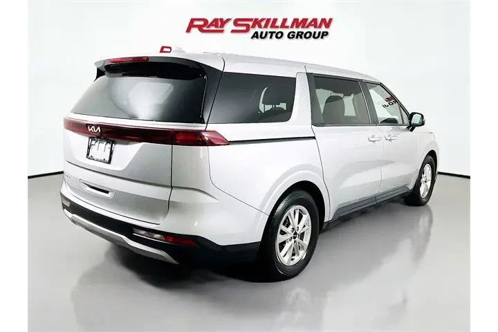 $29988 : Kia Carnival 2023 LX 4dr Min image 7