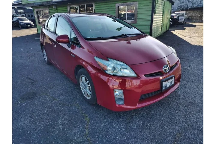 $8590 : 2010 Prius III image 2