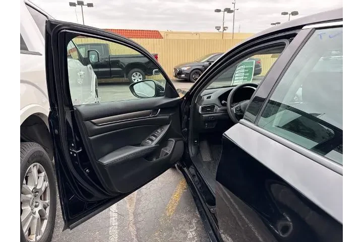 $23821 : Honda Accord 2022 LX 4dr Sed image 5