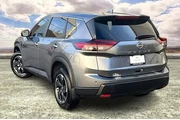 $23991 : Nissan Rogue 2024 SV 4dr Cro thumbnail