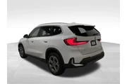 $30800 : BMW X1 2023 AWD xDrive28i 4d thumbnail