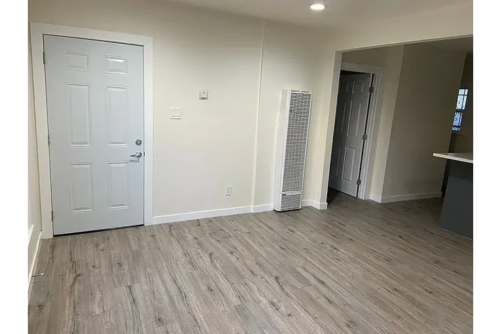 $1350 : Habitación completa en alquile image 3