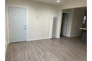 $1350 : Habitación completa en alquile thumbnail