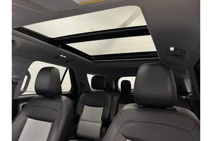 $33990 : Ford Explorer 2023 AWD XLT 4 image 7