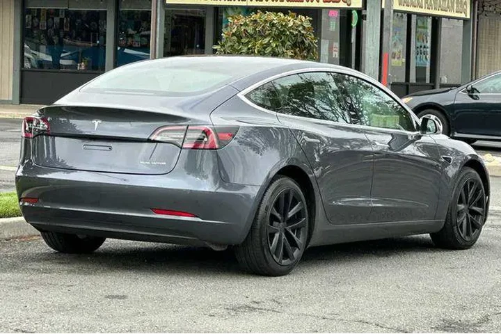 $26378 : Tesla Model 3 2020 AWD Long image 3