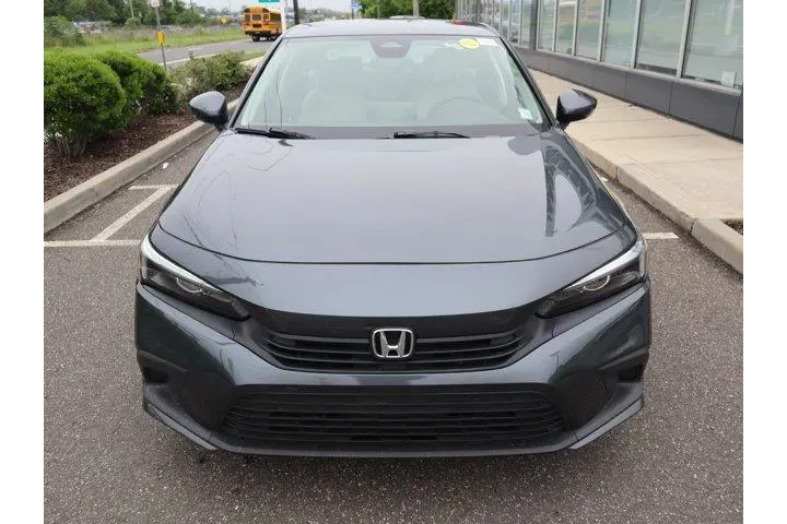 $20049 : Honda Civic 2024 LX 4dr Seda image 4