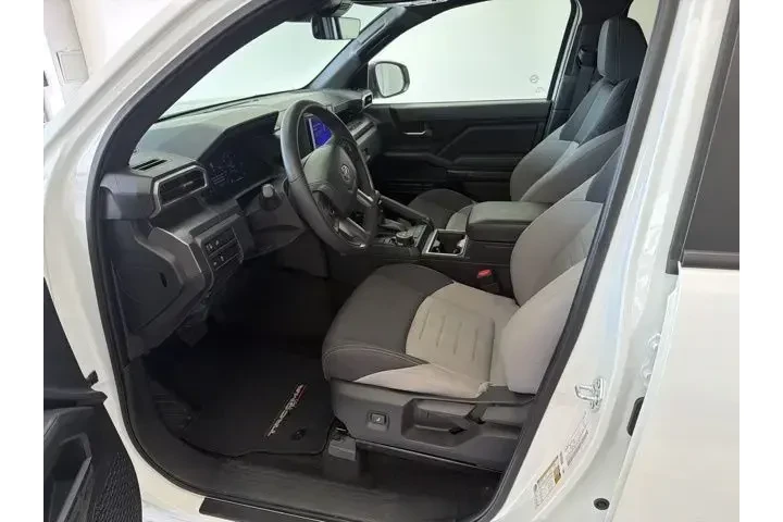 $39254 : Toyota Tacoma 2025 4x4 TRD O image 8