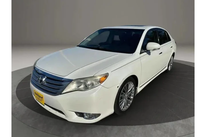 $13900 : 2012 Avalon Limited image 4