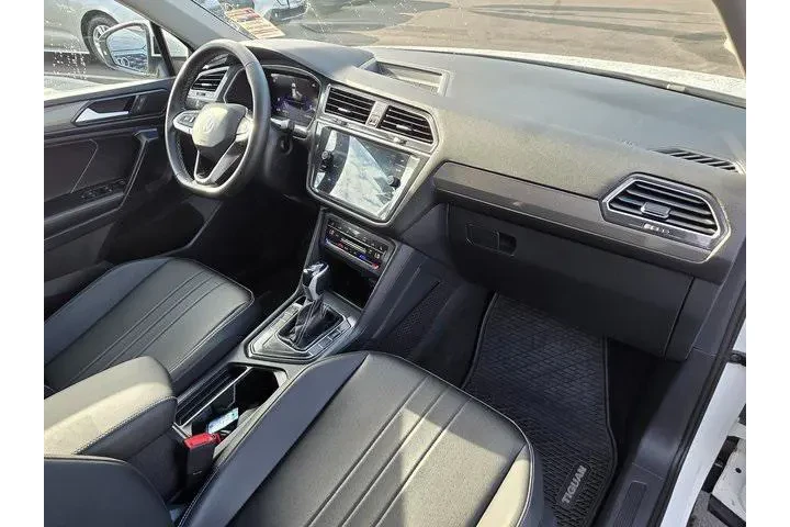 $21500 : Volkswagen Tiguan 2023 SE 4d image 9