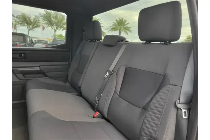 $38991 : Toyota Tundra 2025 4x4 SR 4d image 8