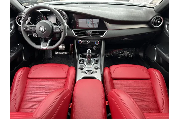 $29977 : 2023 Giulia Veloce image 5