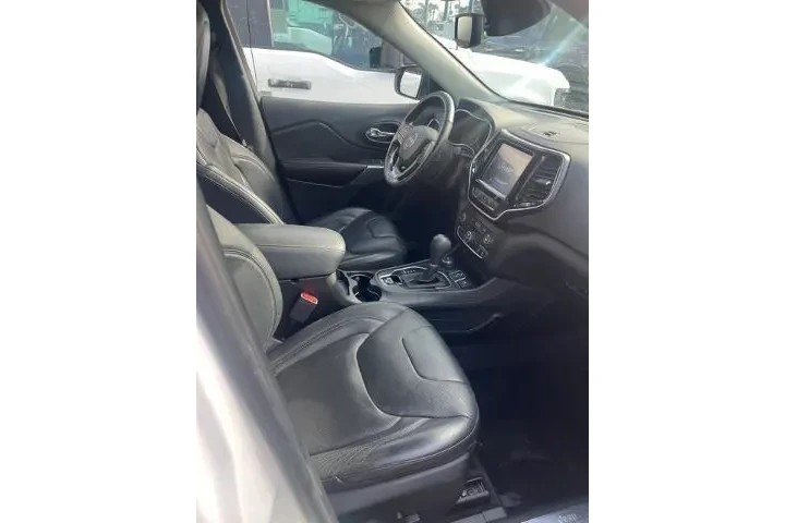 $16988 : Jeep Cherokee 2019 4x4 Limit image 4