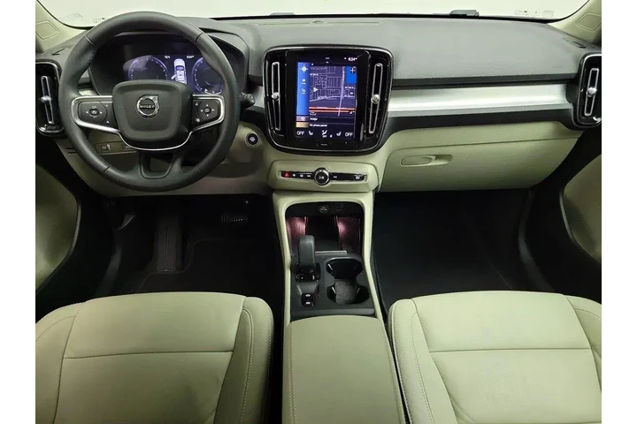 $28998 : Volvo XC40 2022 T4 Momentum image 9
