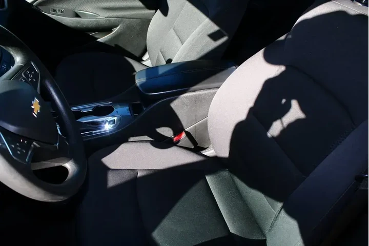 $19075 : Chevrolet Malibu 2024 LT 4dr image 3