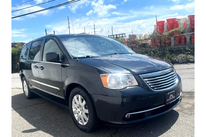 $8318 : 2016 Town & Country 4dr Wgn T image 7