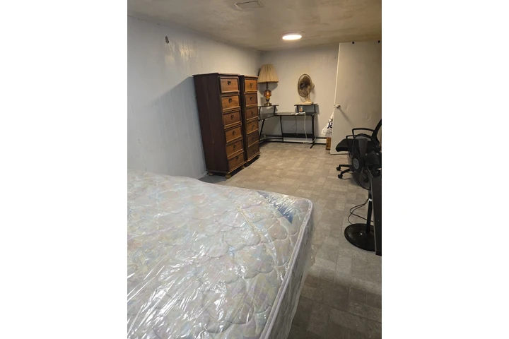$875 : Rento cuarto para 1 person image 1