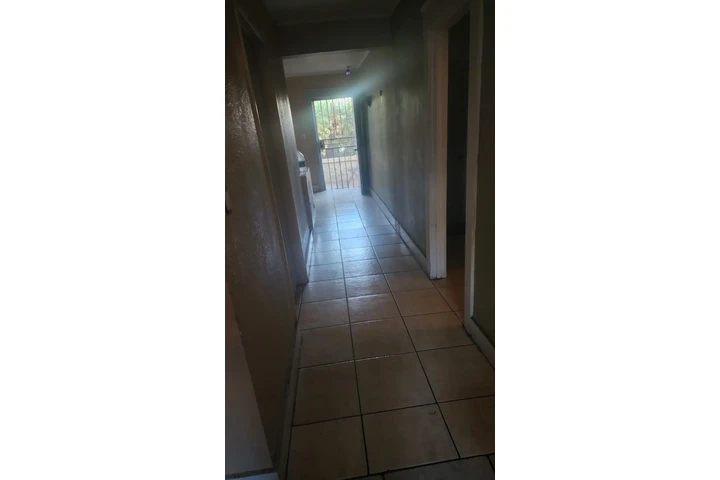 $950 : Rento un cuarto en South Gate image 5