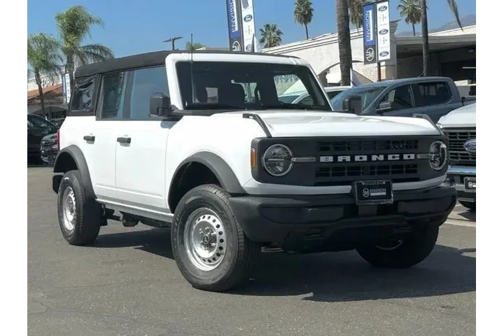 $39995 : Ford Bronco 2025 4x4 Base 4d image 2