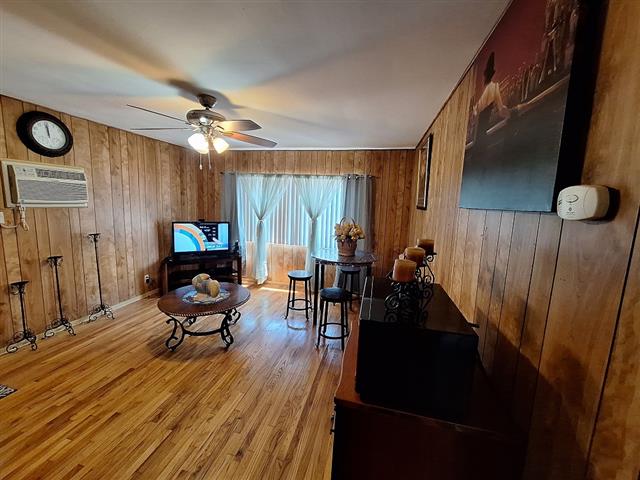 $1800 : Acogedora Guest House-Reseda image 6